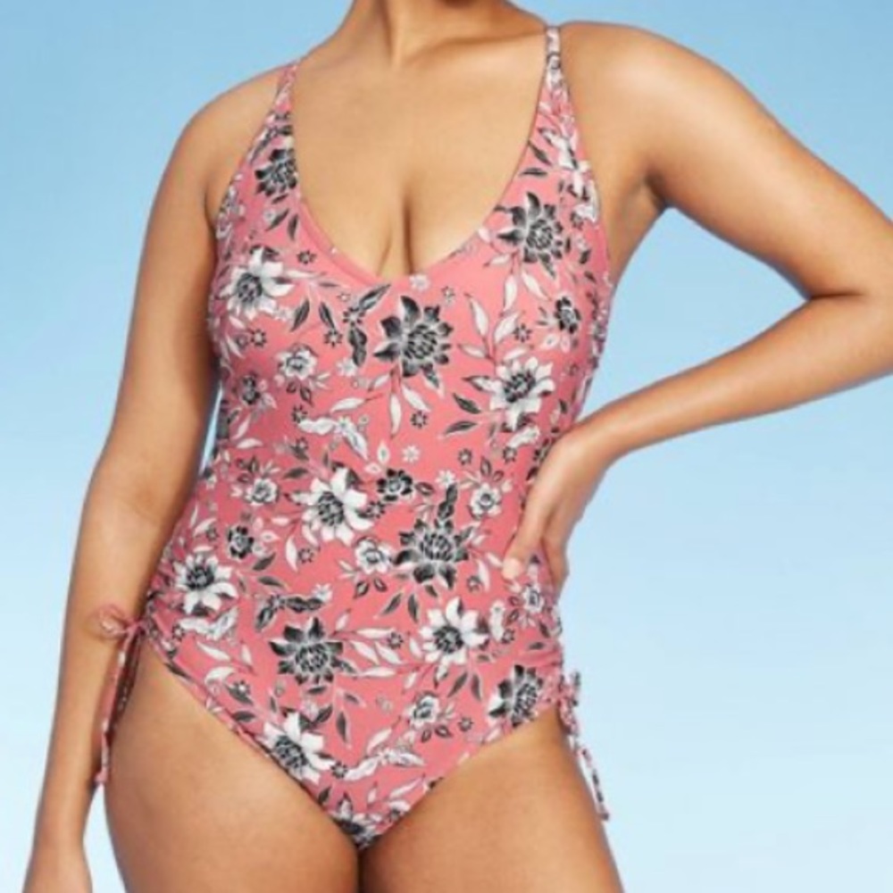 Women's V-Neckline 1Pc Swimsuit - Pink Floral